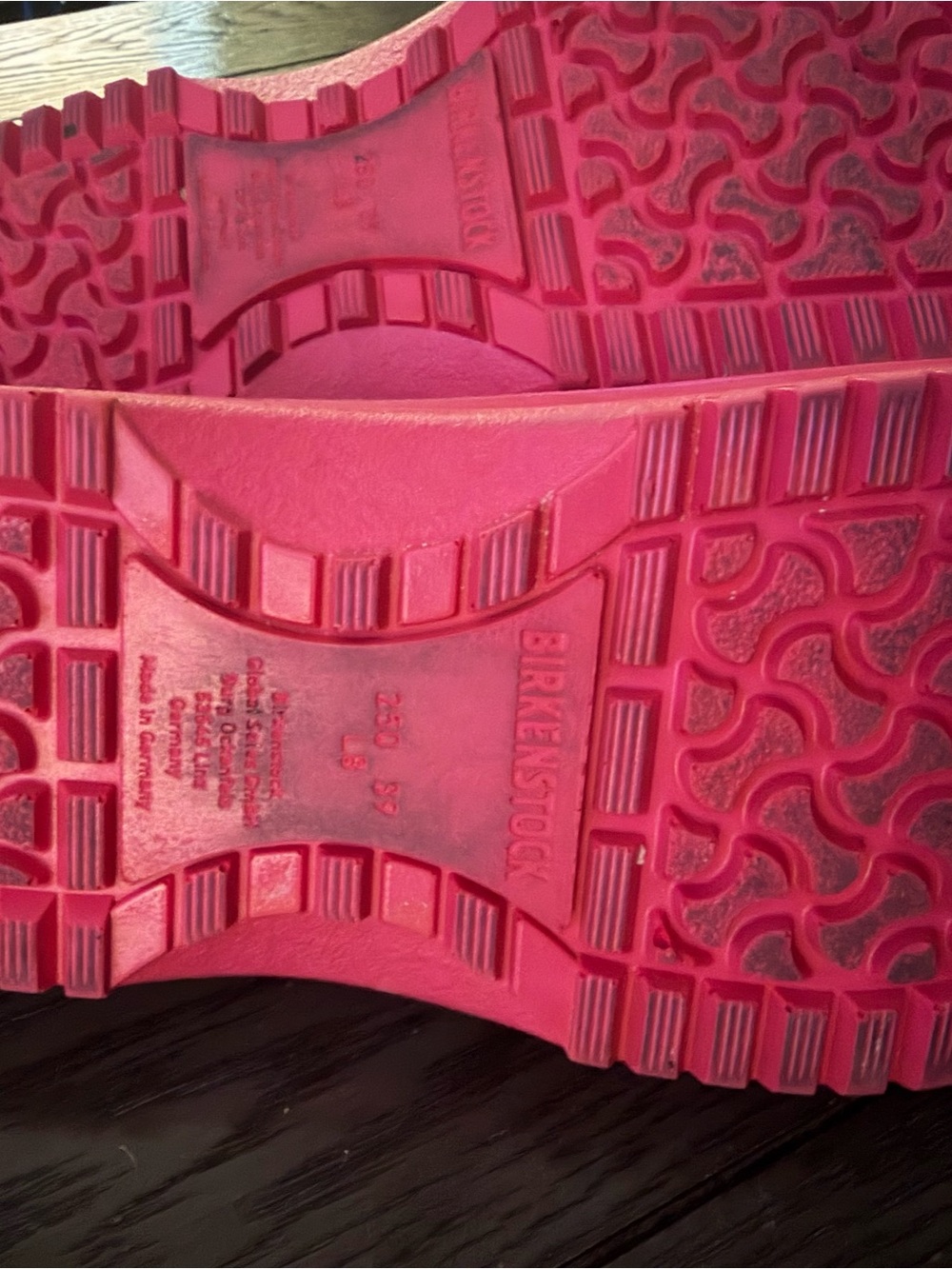 Birkenstock Super-Birki clogs in the vibrant Raspberry Sorbet size 8 - Picture 9 of 12